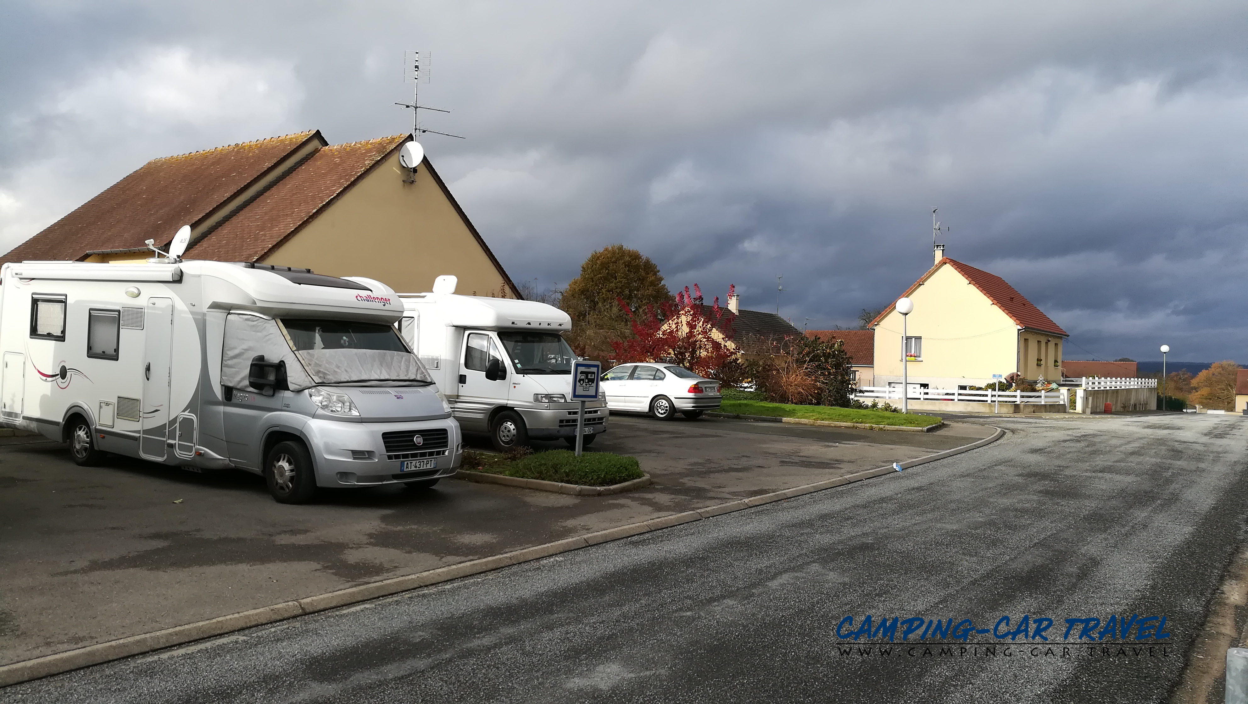 aire services camping car Saint-Mars-d'Egrenne Orne Normandie