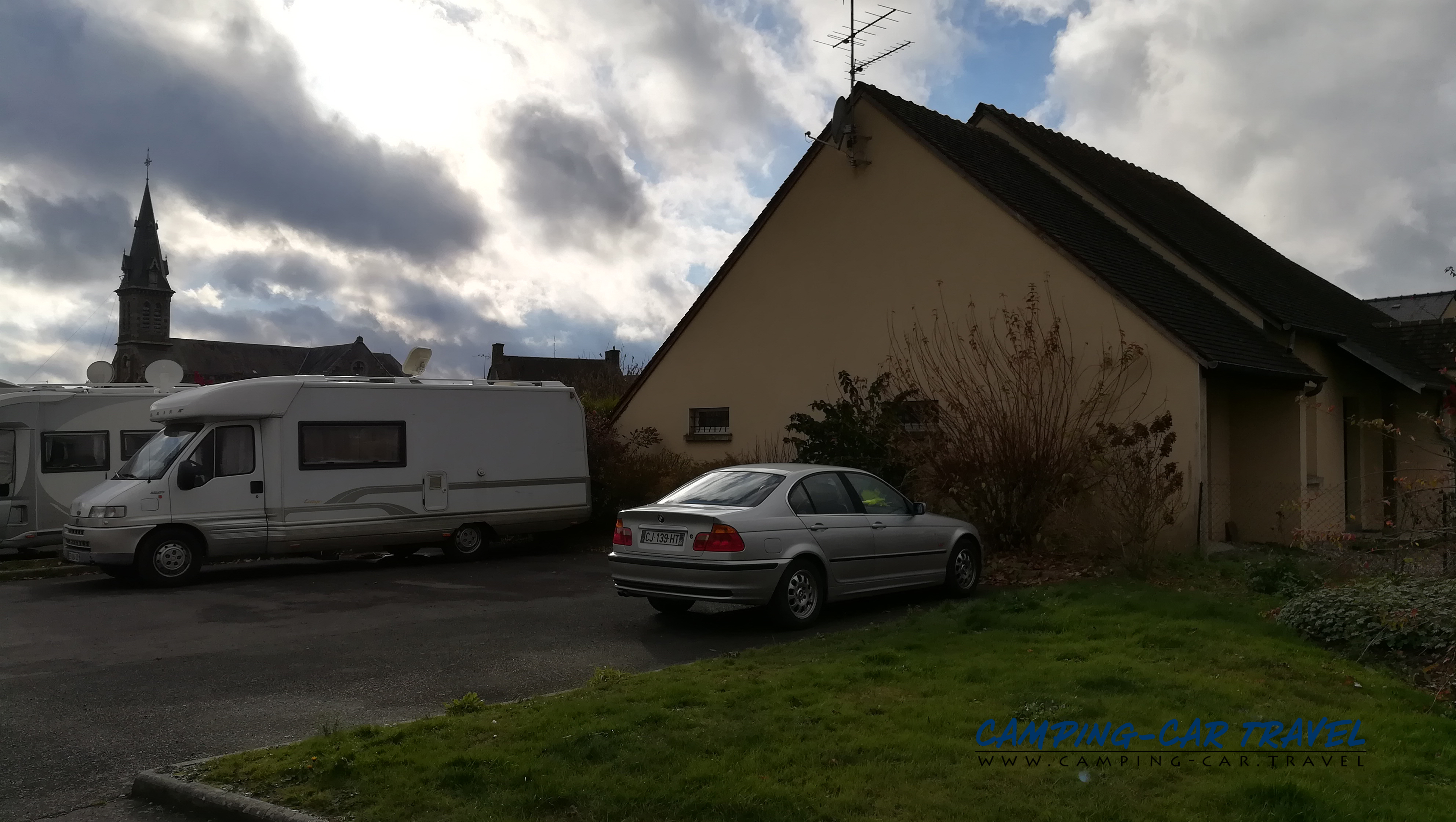 aire services camping car Saint-Mars-d'Egrenne Orne Normandie