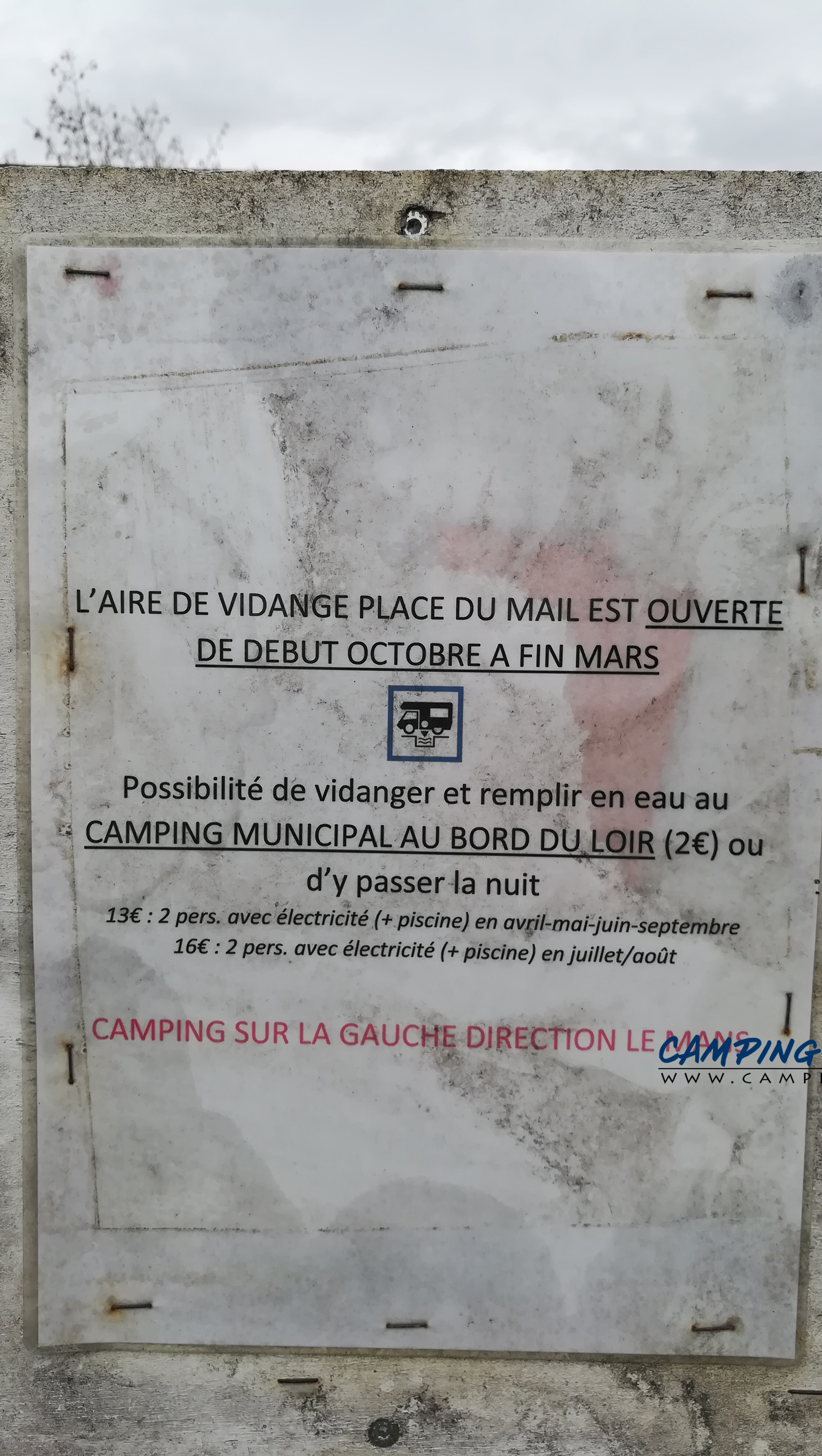 aire services camping car La Lude Sarthe Pays-de-la-Loire