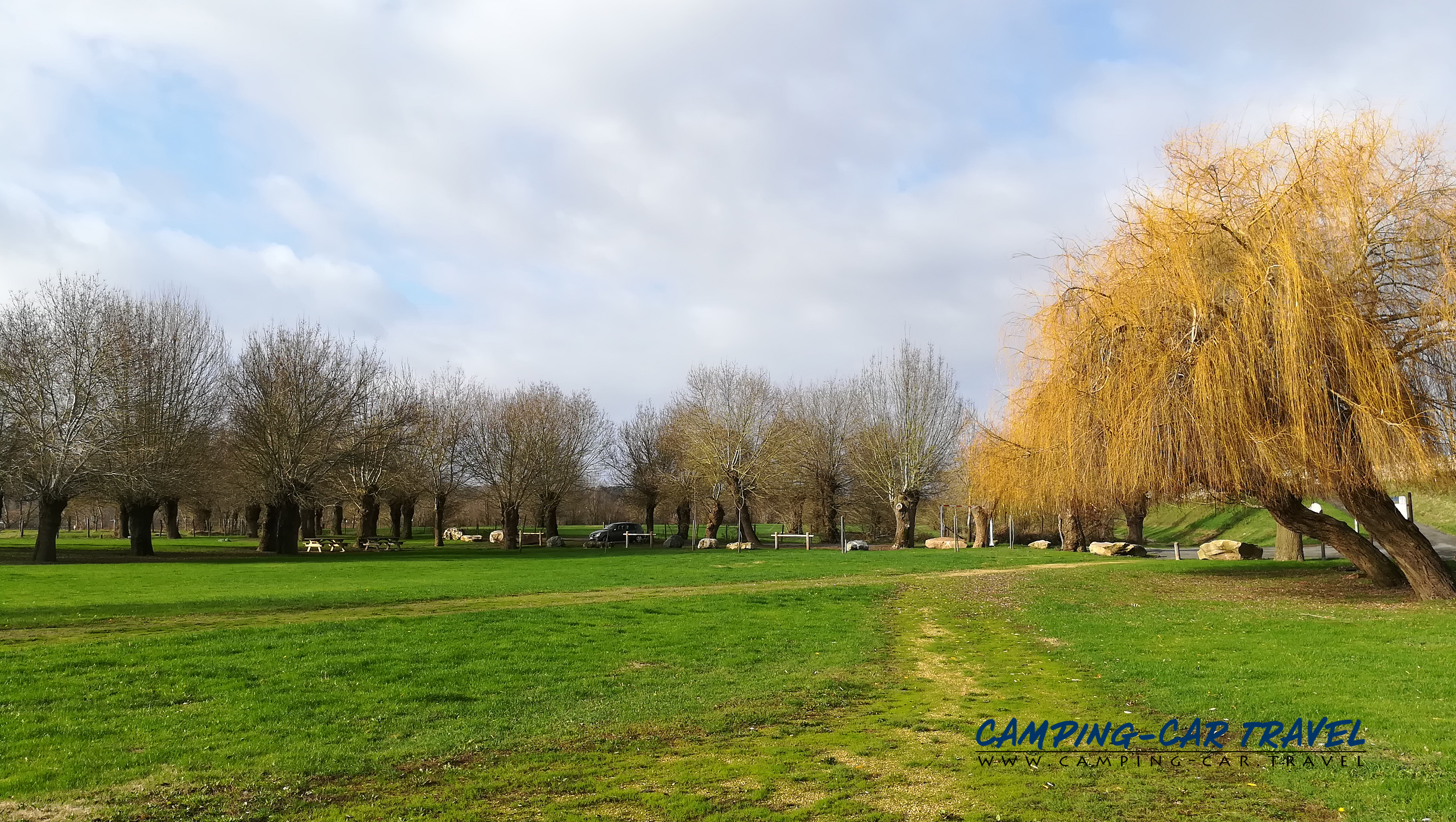 aire repos camping car Les Rosiers-sur-Loire Maine-et-Loire Pays-de-la-Loire