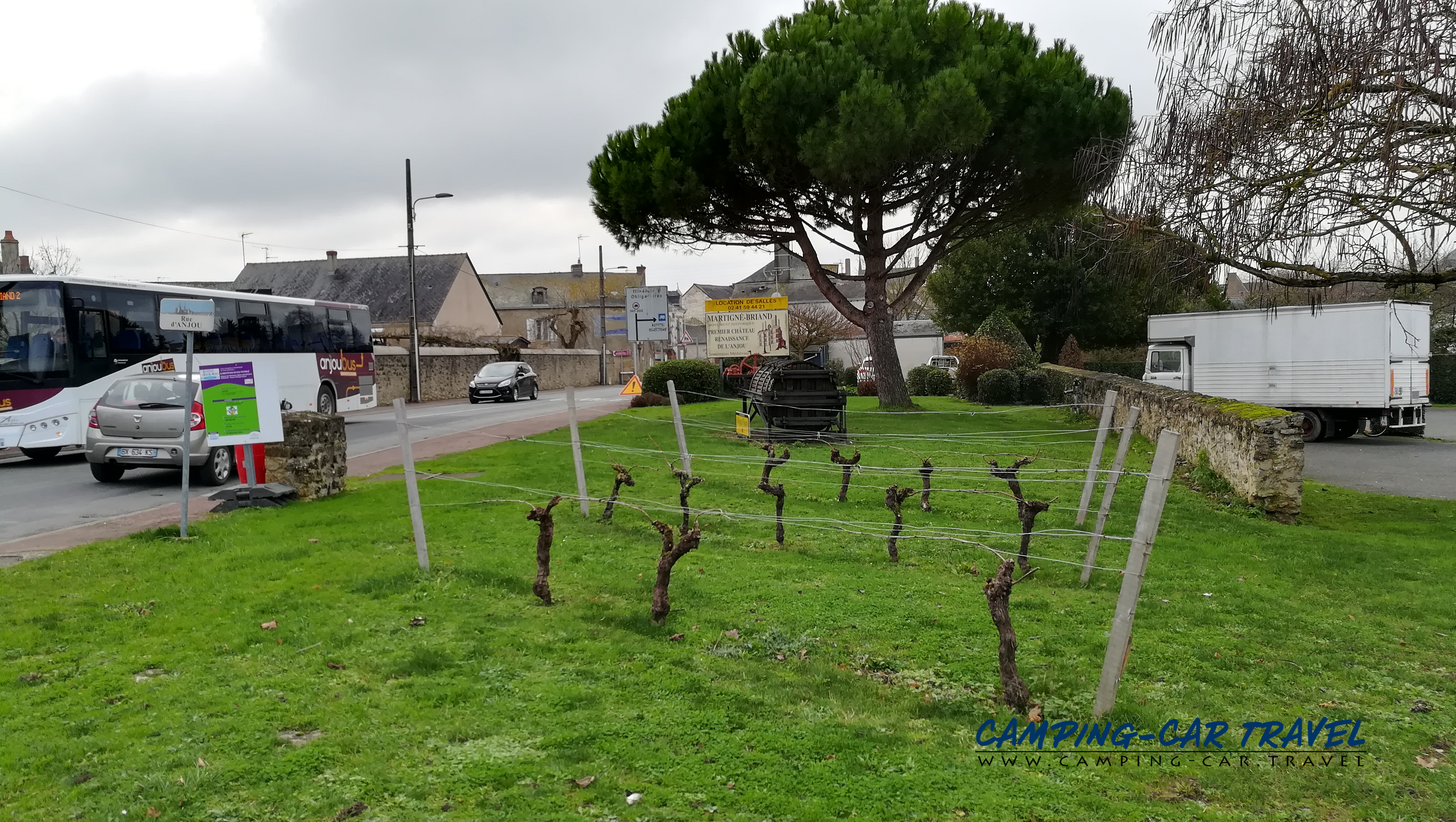 aire services camping car Martigné-Briand Maine-et-Loire Pays-de-la-Loire