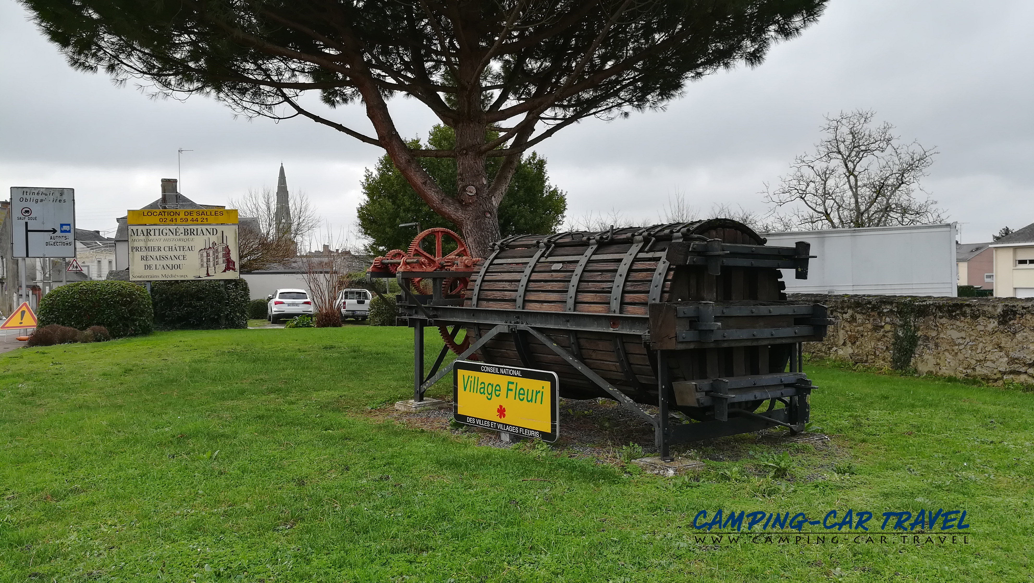 aire services camping car Martigné-Briand Maine-et-Loire Pays-de-la-Loire