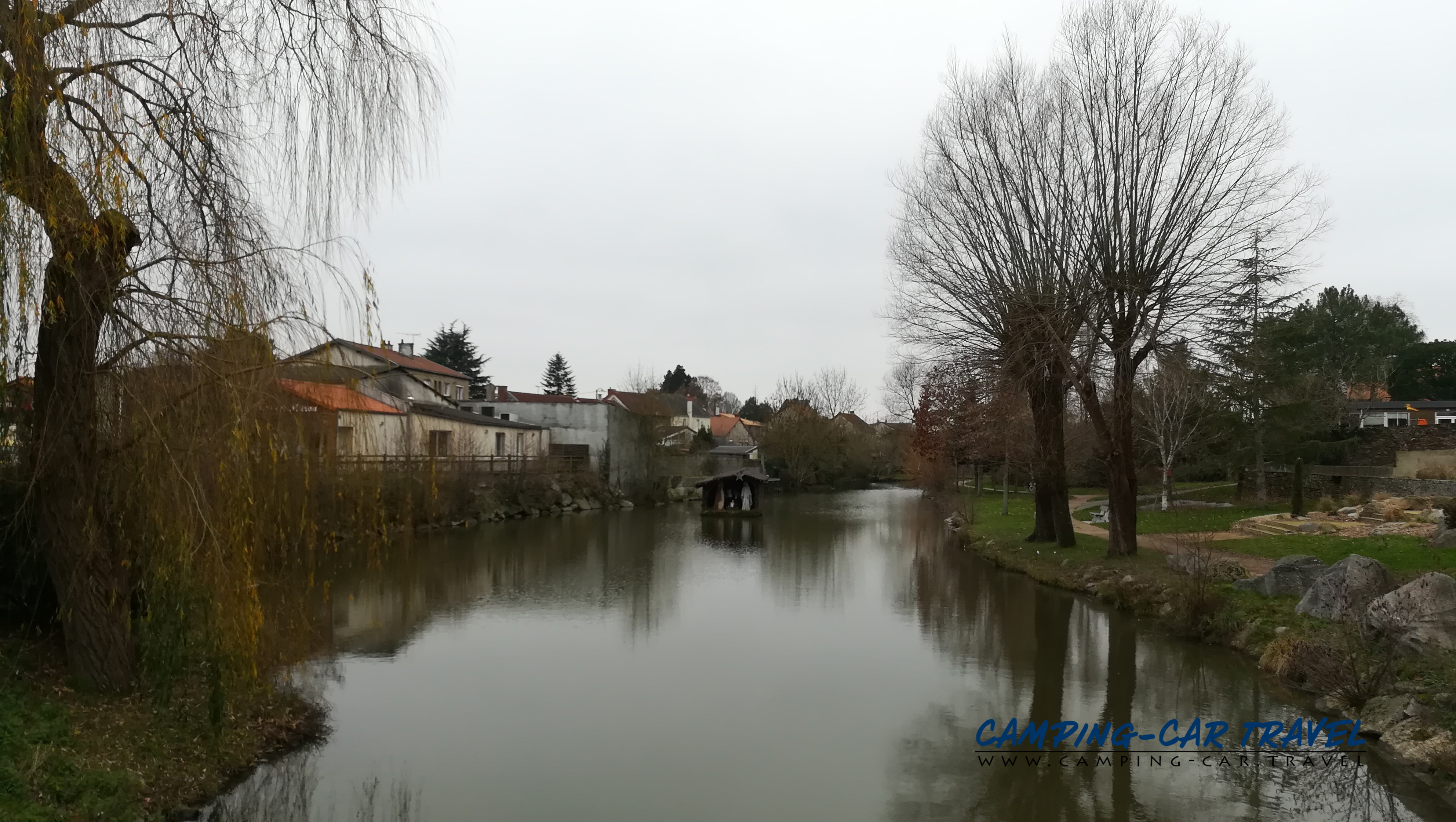 aire services camping car Somloire Maine-et-Loire Pays-de-la-Loire