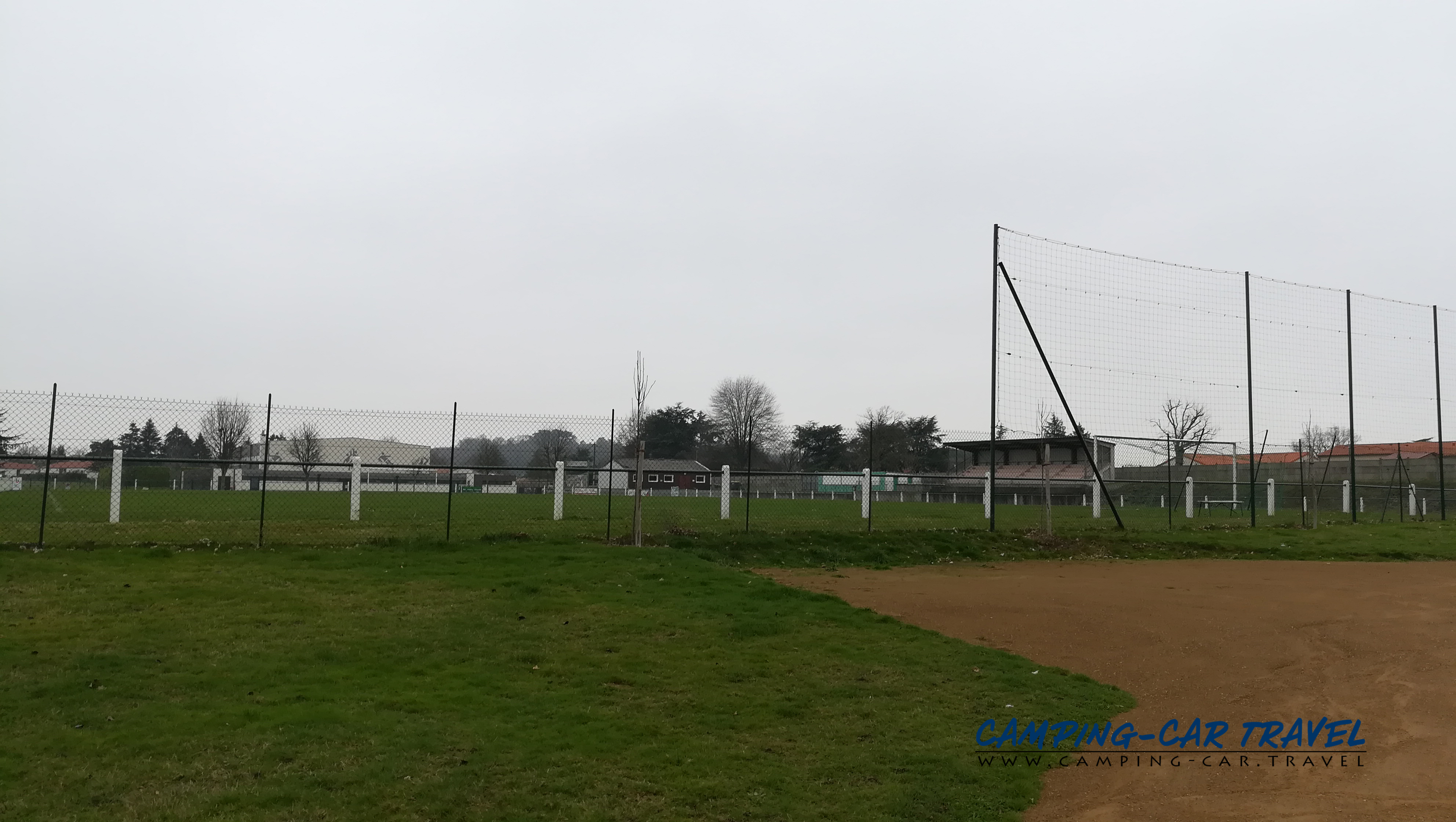 aire services camping car Mauléon Deux-Sèvres Aquitaine