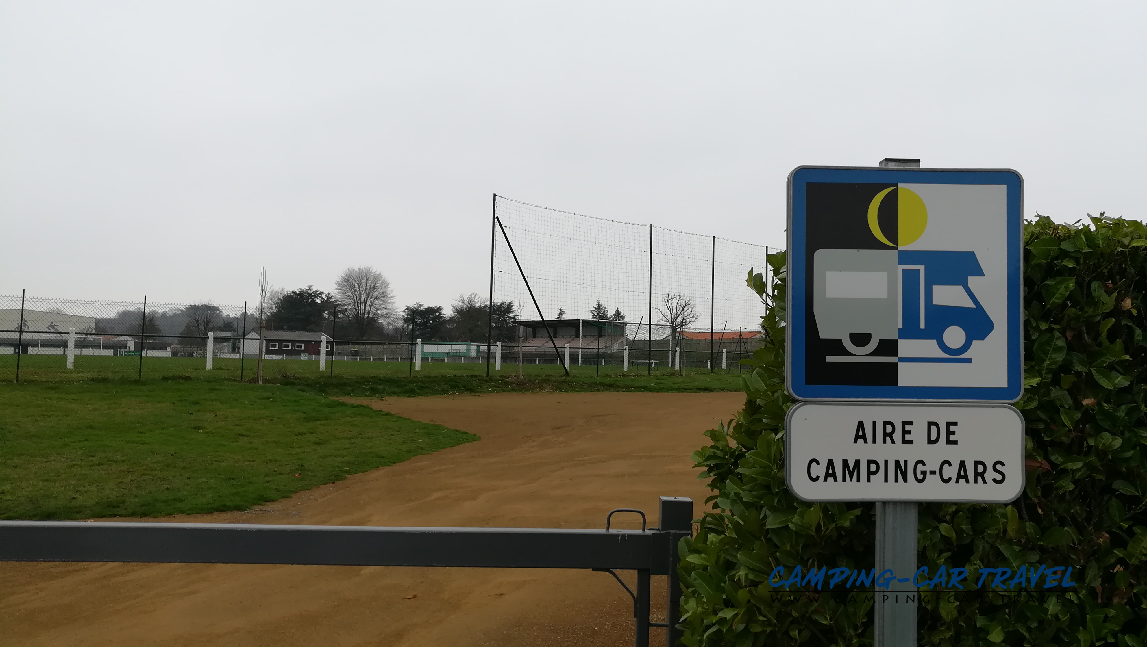 aire services camping car Mauléon Deux-Sèvres Aquitaine