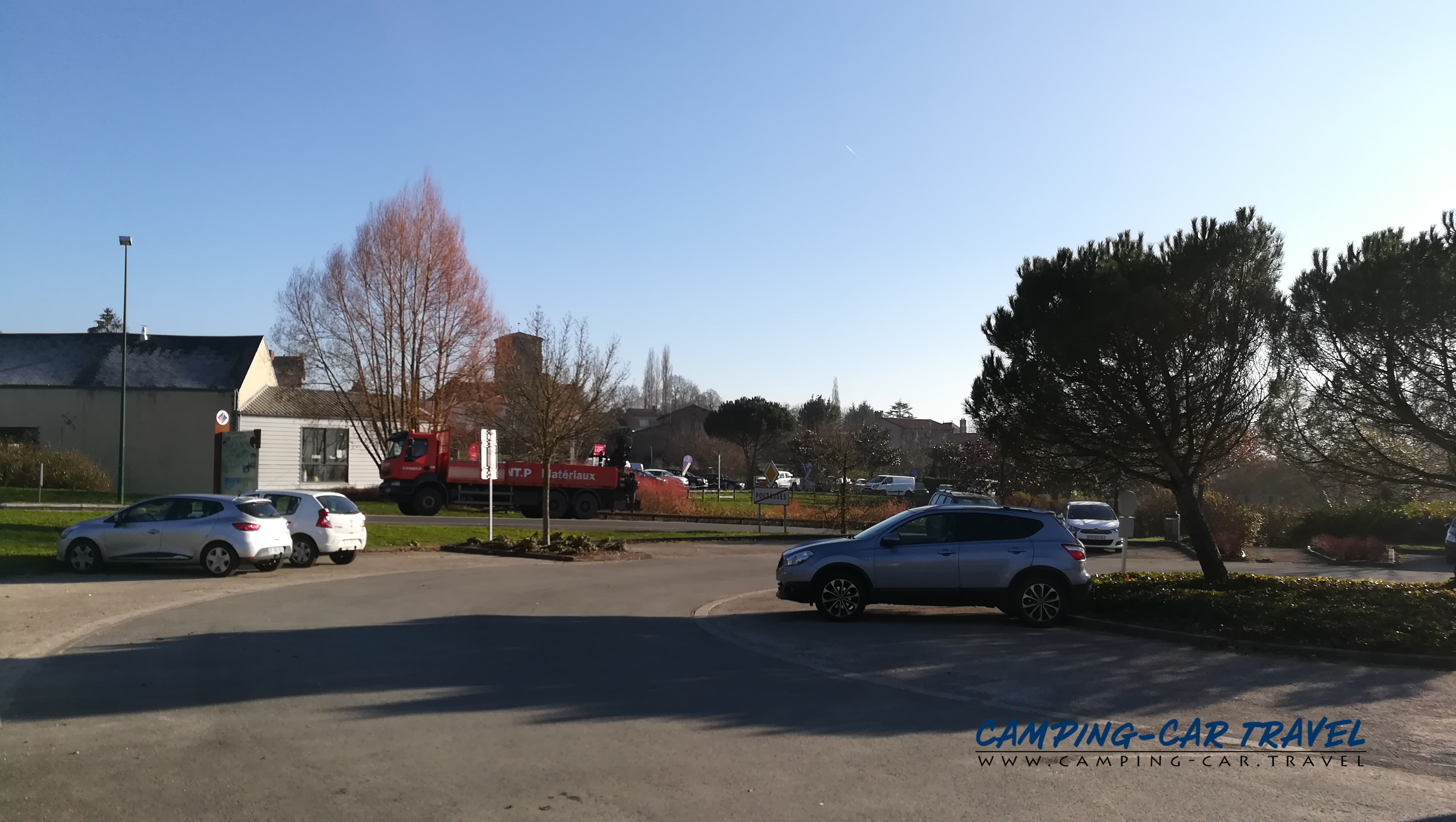 aire services camping car Pouzauges Vendée Pays-de-la-Loire