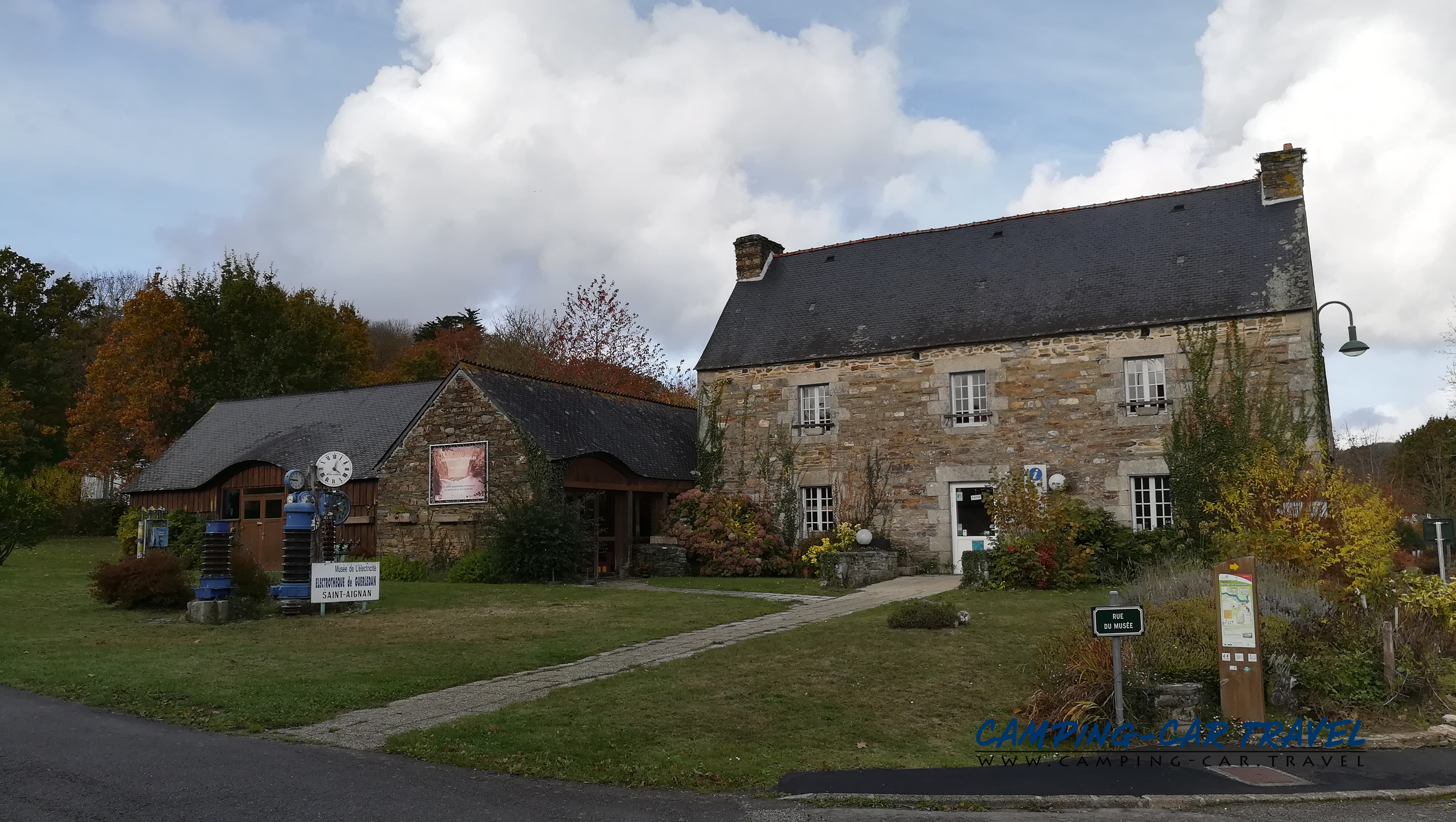 aire services camping car Saint-Aignan Morbihan Bretagne