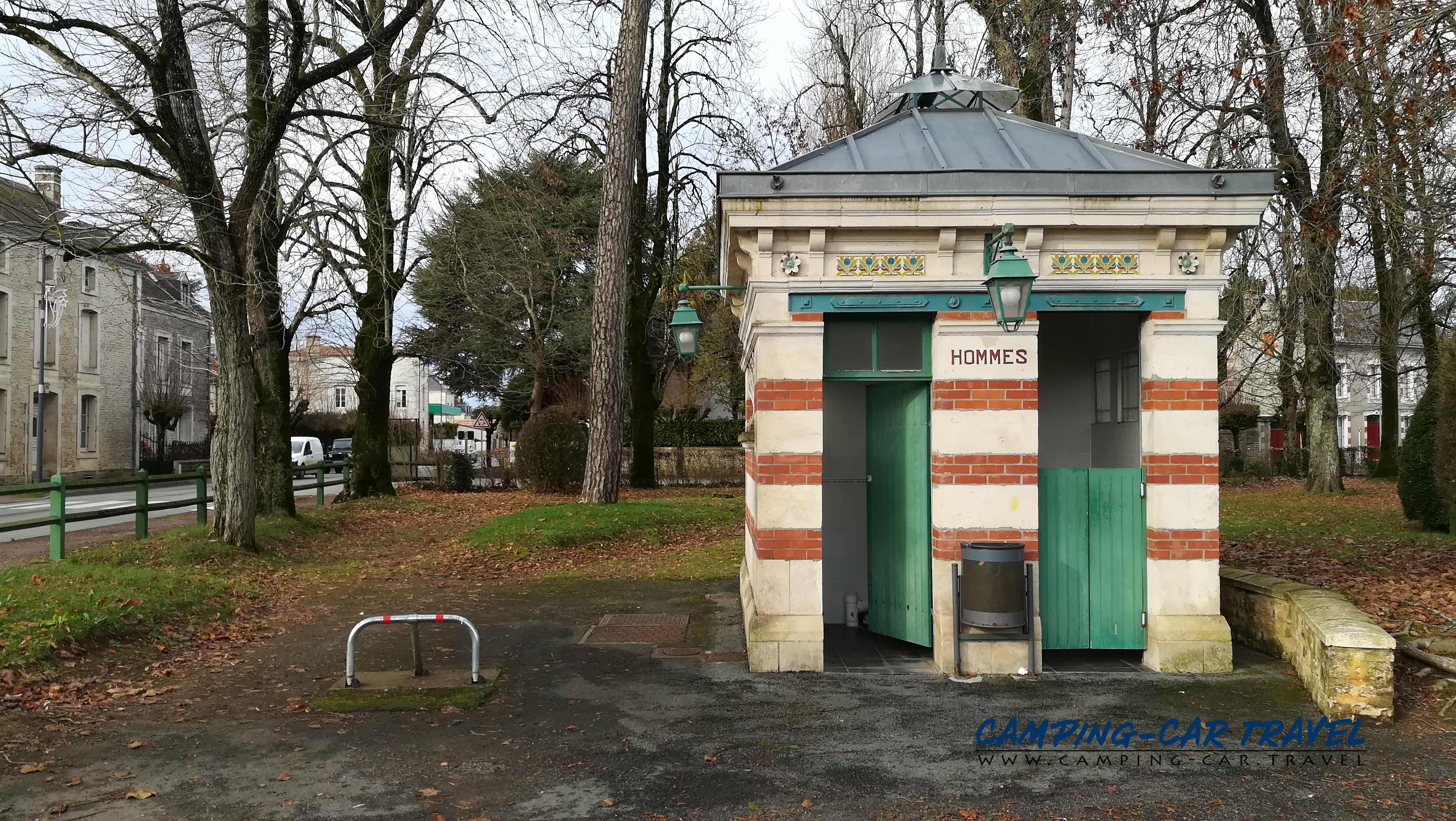 aire services camping car Coulonges-sur-L'Autize Deux-Sèvres Poitou-Charente