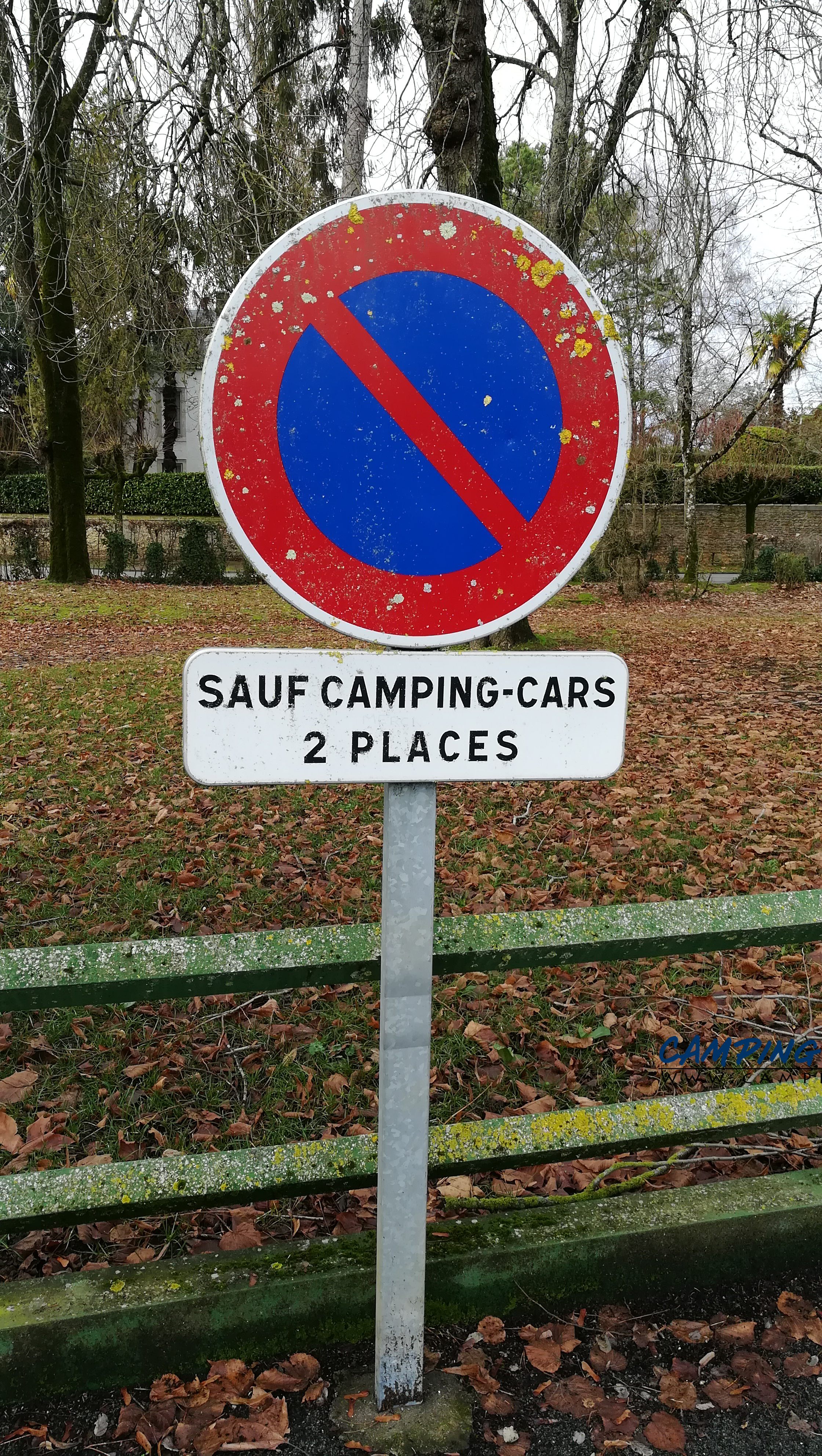 aire services camping car Coulonges-sur-L'Autize Deux-Sèvres Poitou-Charente