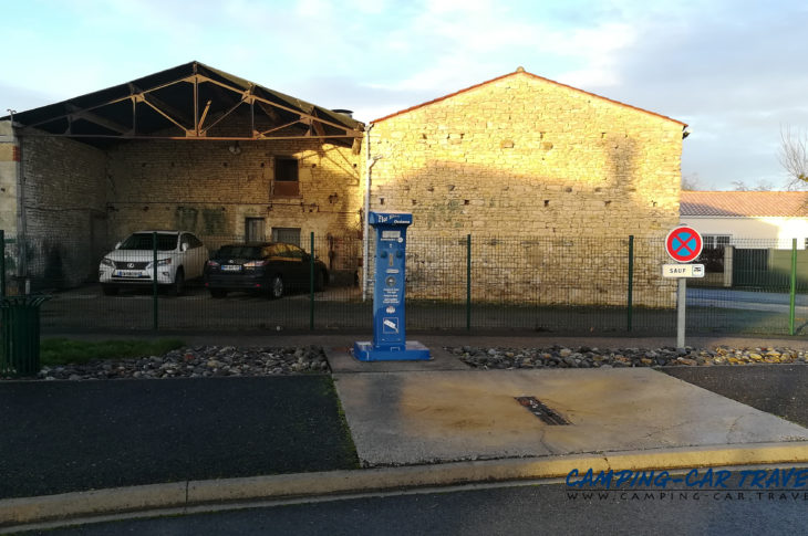 aire services camping car Saint-Jean-de-Liversay en Charente-Maritime Poitou-Charentes