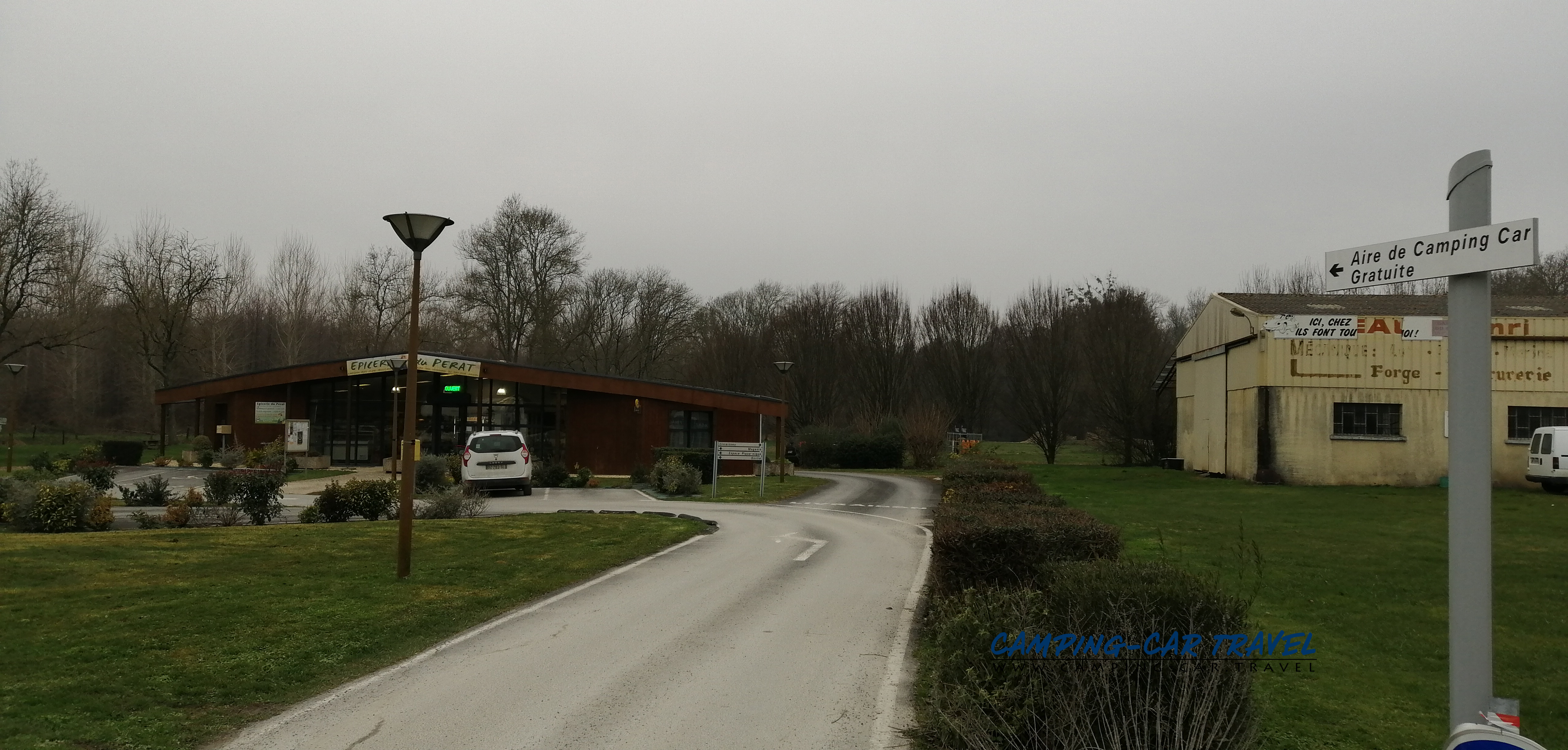 aire services camping car Saint-Dizant-du-Gua Charente-Maritime Poitou-Charentes