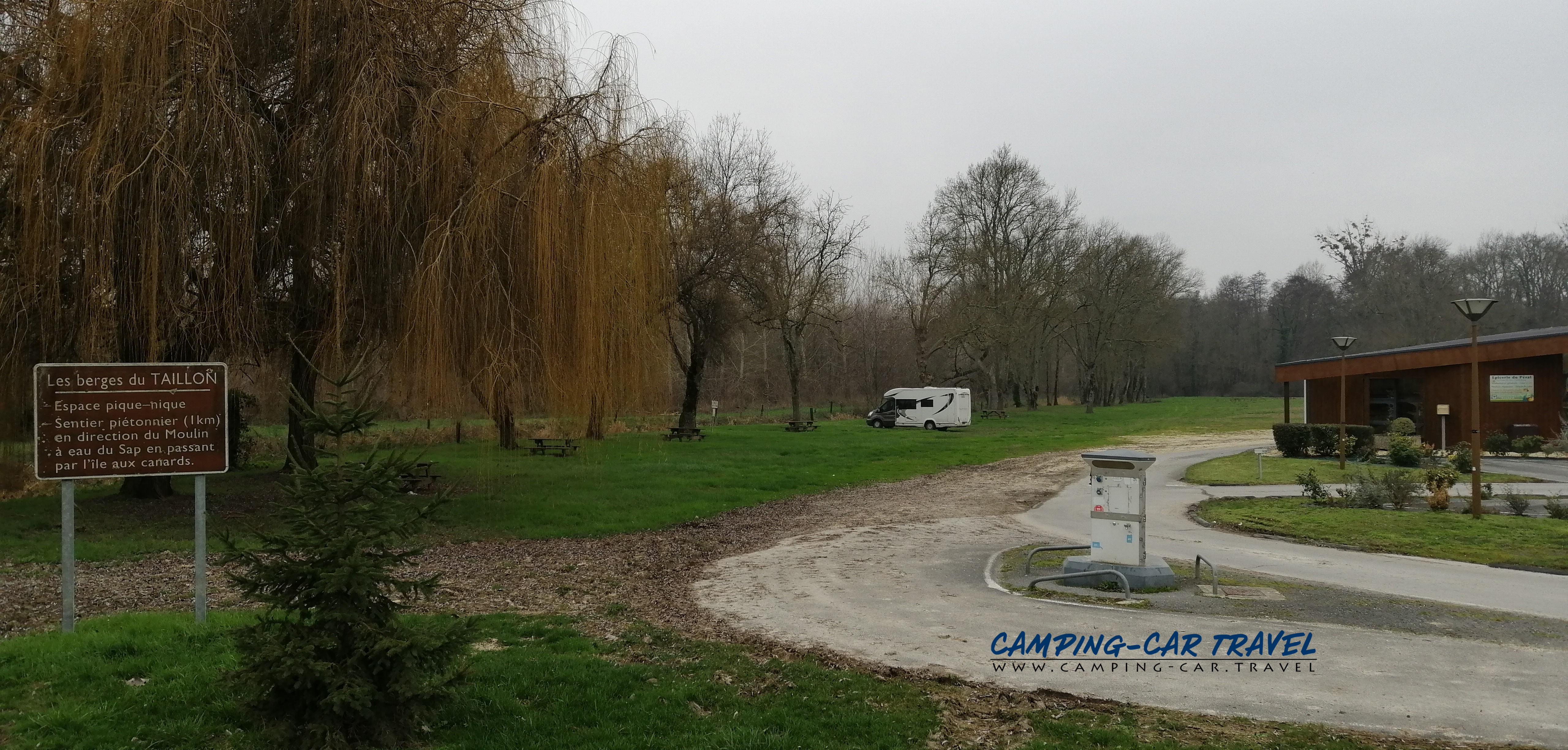 aire services camping car Saint-Dizant-du-Gua Charente-Maritime Poitou-Charentes