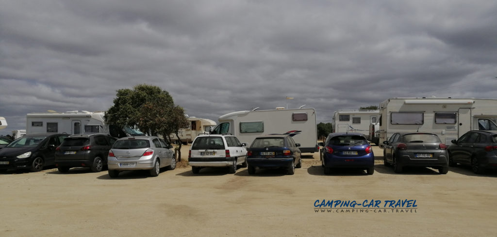 stationnement gratuit camping car praia fluvial de Monsaraz Portugal