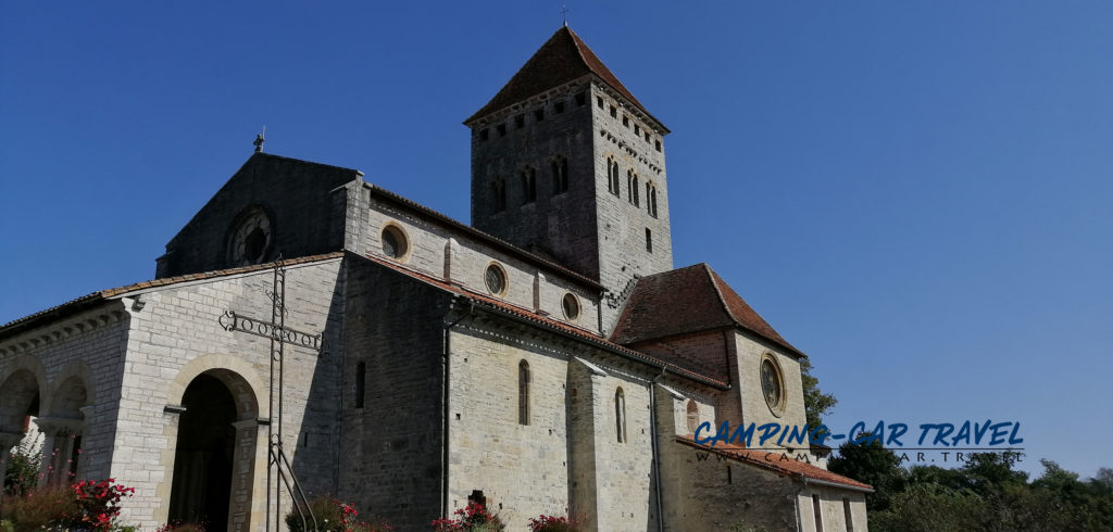 aire de services pour camping-cars de Sauveterre de Béarn dans les Pyrénées Atlantiques en France