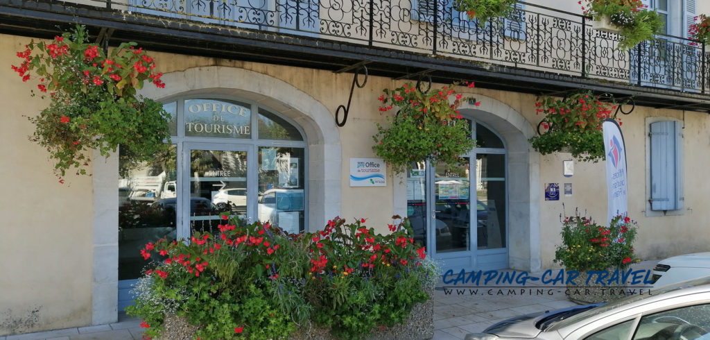 aire de services pour camping-cars de Sauveterre de Béarn dans les Pyrénées Atlantiques en France