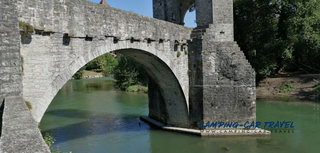 aire de services pour camping-cars de Sauveterre de Béarn dans les Pyrénées Atlantiques en France