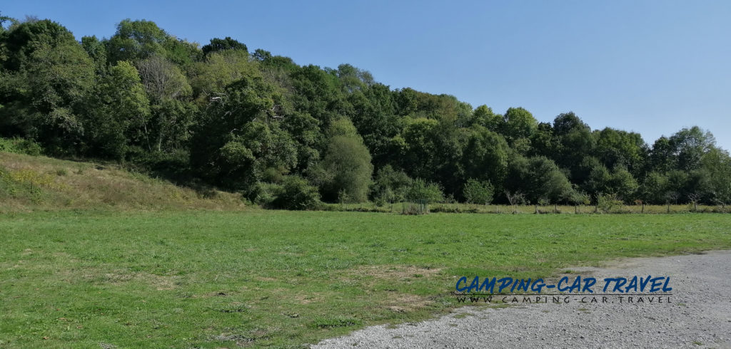 aire de services pour camping-cars de Sauveterre de Béarn dans les Pyrénées Atlantiques en France