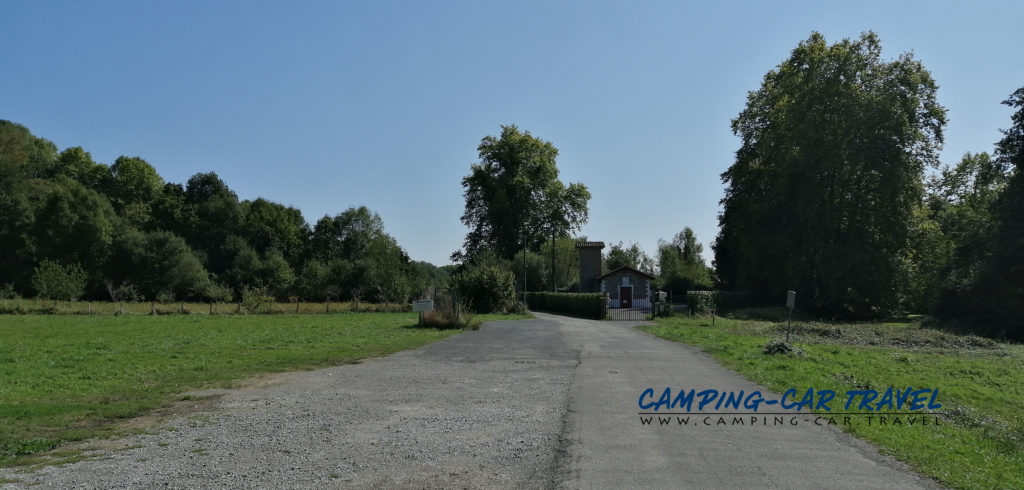 aire de services pour camping-cars de Sauveterre de Béarn dans les Pyrénées Atlantiques en France