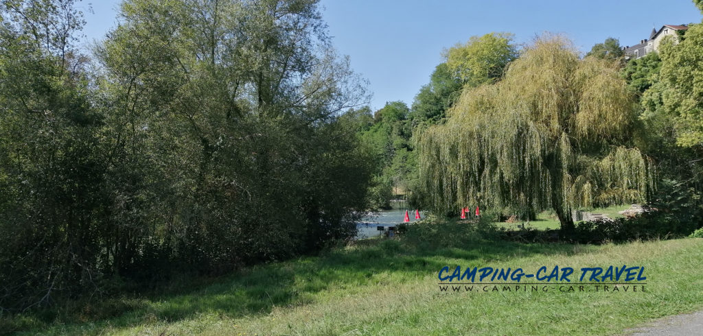 aire de services pour camping-cars de Sauveterre de Béarn dans les Pyrénées Atlantiques en France