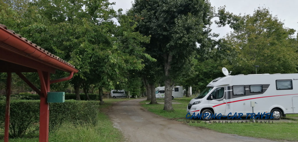 aire de services camping cars Saint Jean Pied de Port Pyrénées Atlantiques