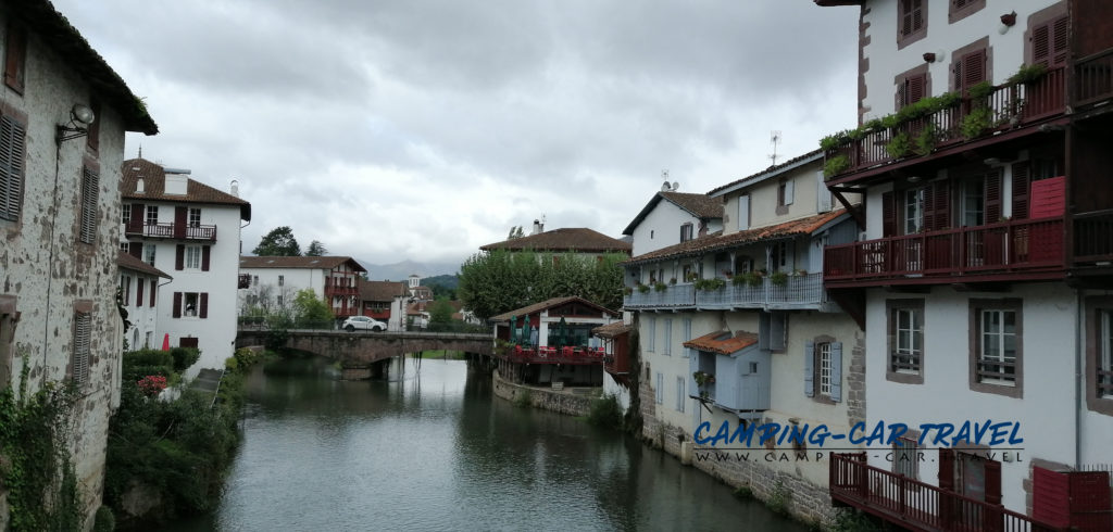 aire de services camping cars Saint Jean Pied de Port Pyrénées Atlantiques