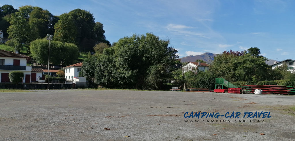 aire de services camping cars Saint Jean Pied de Port Pyrénées Atlantiques