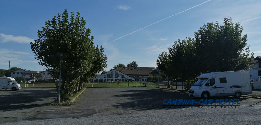 aire de services camping cars Saint Jean Pied de Port Pyrénées Atlantiques