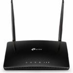 Routeur 4G LTE TP-Link TL-MR6400 avec ses deux antennes externes, idéal pour une connexion internet permanente en camping-car