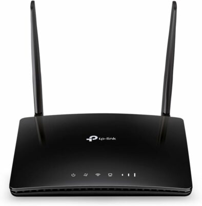 Routeur 4G LTE TP-Link TL-MR6400 avec ses deux antennes externes, idéal pour une connexion internet permanente en camping-car