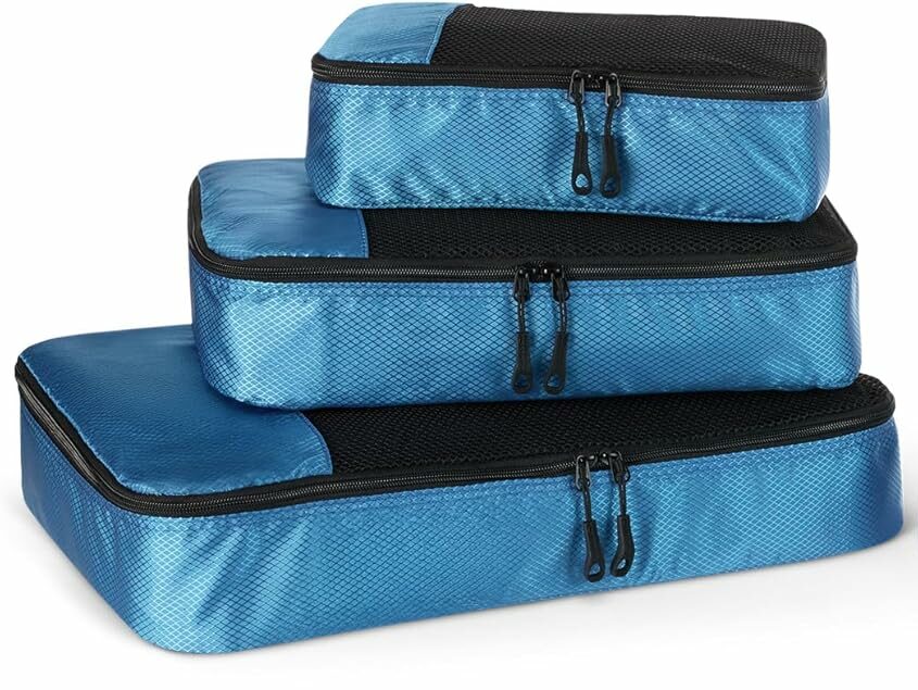 Lot de 4 organisateurs de vêtements Amazon Essentials en tissu gris avec fenêtre en maille et fermeture éclair — tailles S, M, L et slim